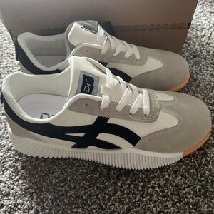 De Florance shoe-never worn